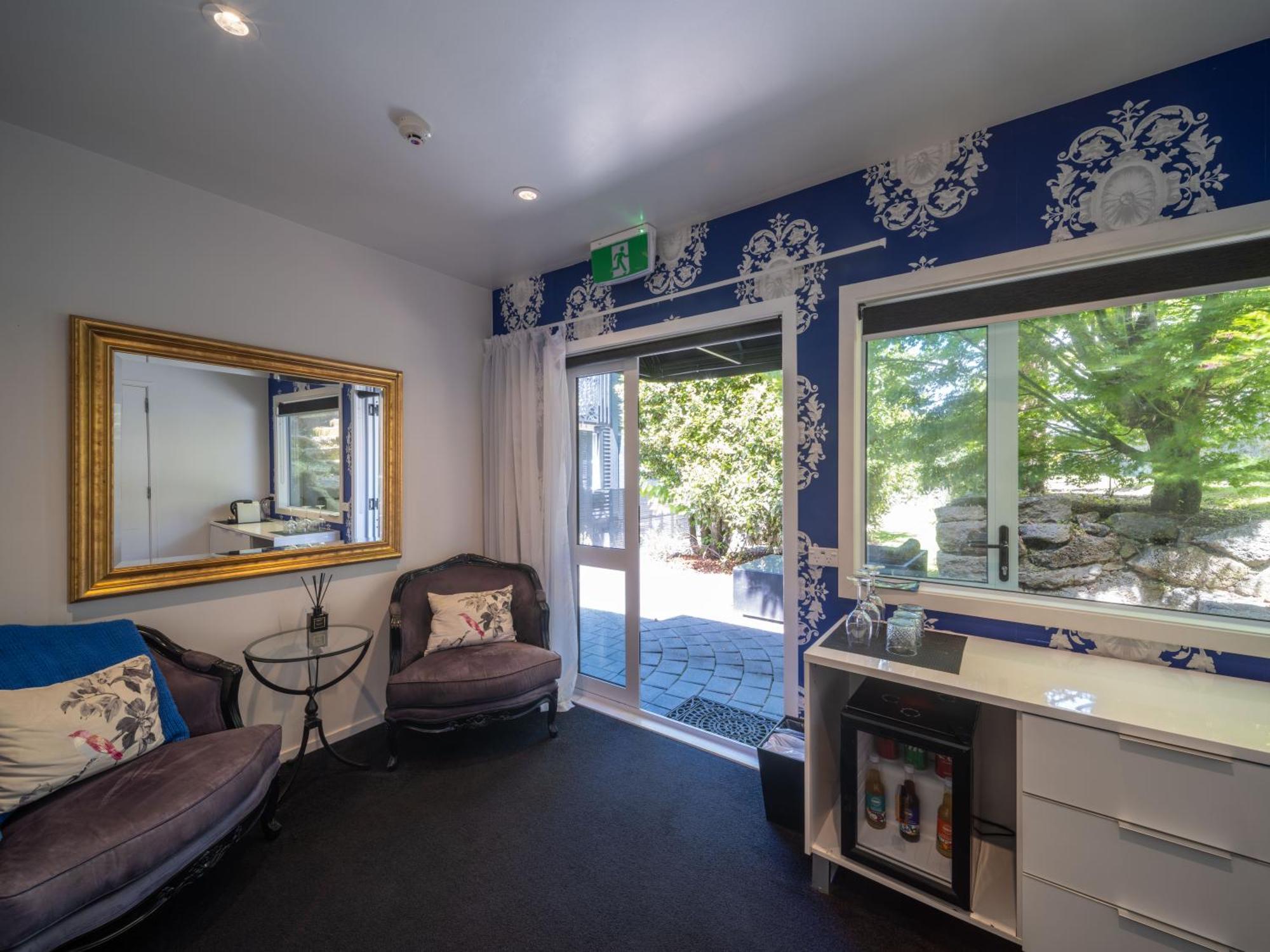 Black Swan Lakeside Hospedaje Hotel Boutique Rotorua Exterior foto