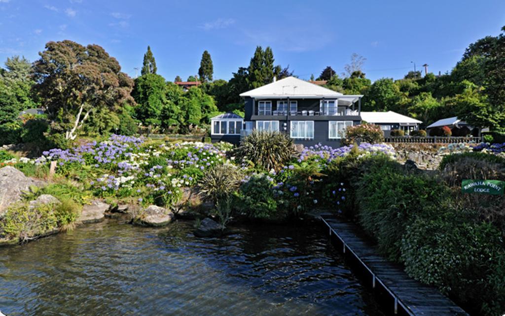 Black Swan Lakeside Hospedaje Hotel Boutique Rotorua Exterior foto