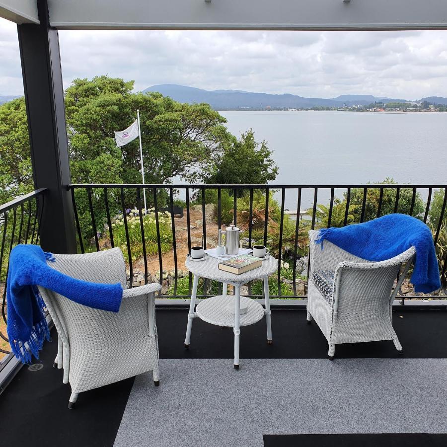 Black Swan Lakeside Hospedaje Hotel Boutique Rotorua Exterior foto